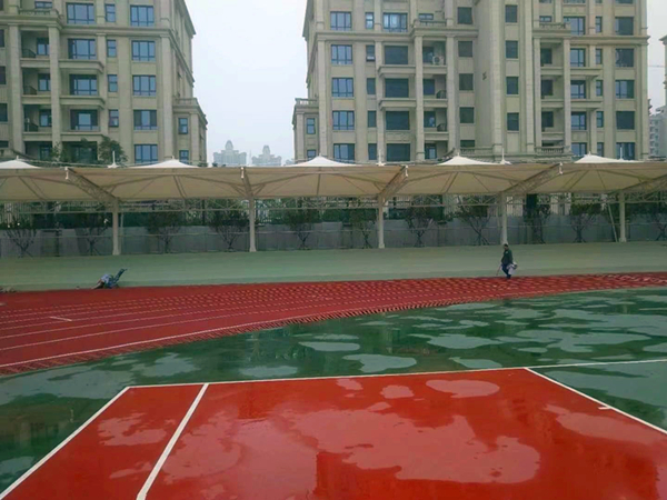 西安市浐灞實(shí)驗(yàn)小學(xué)地坪現(xiàn)場