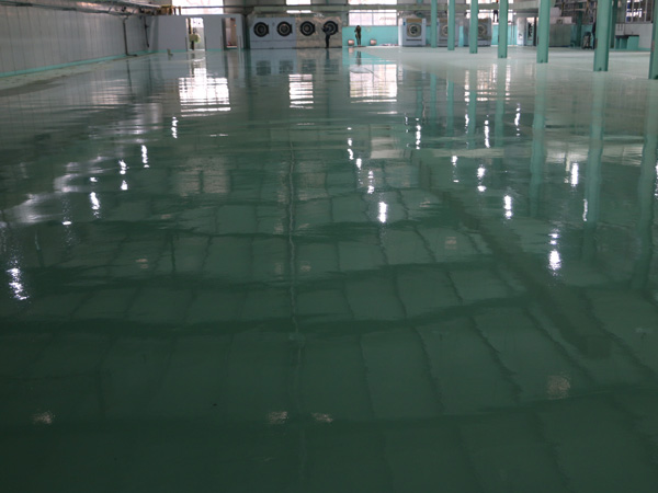 環(huán)氧地坪出現(xiàn)老化的現(xiàn)象有哪些？如何翻新？